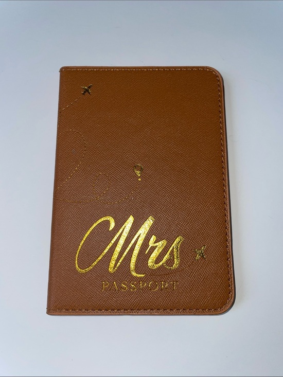 Decorably Accessories - NWOT Mrs Passport Cover in Brown with Gold Foil.